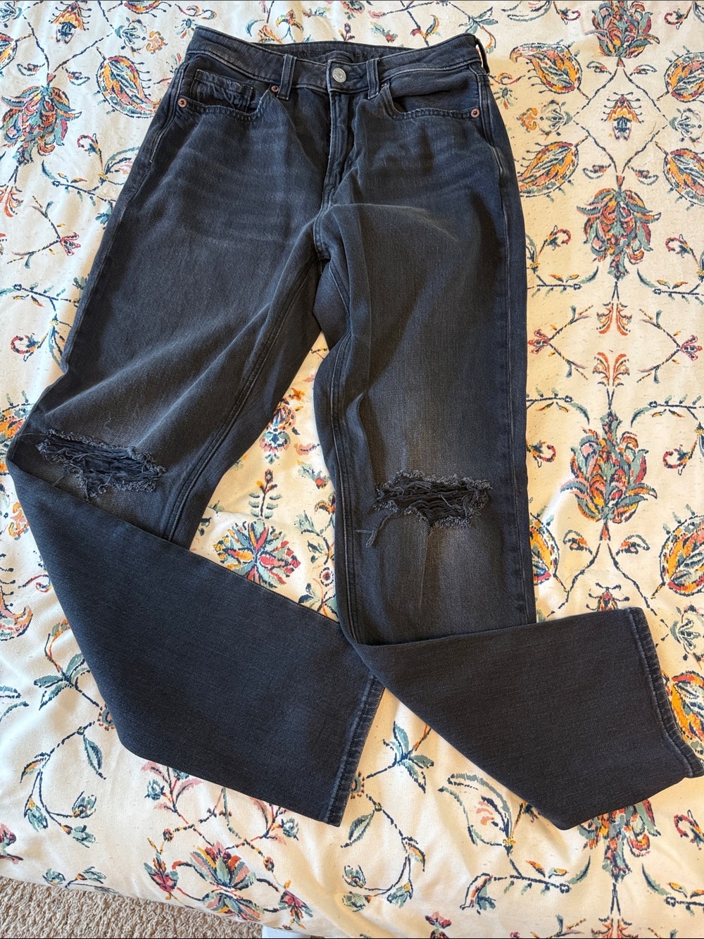 American Eagle Outfitters Black Straight-Leg Strigid Distressed Jeans